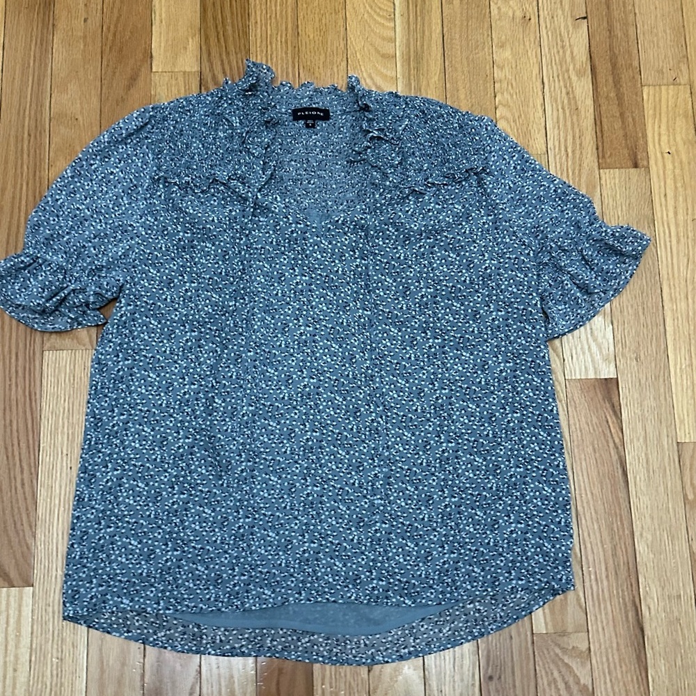 Pleione Blue Floral Ruffle Short Sleeve Blouse